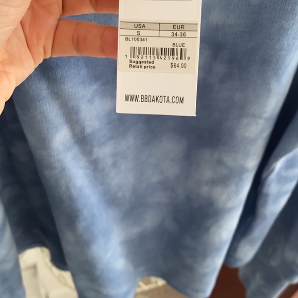 NWT! BB Dakota by Steve Madden Puff Shoulder Tie-Dye Sweatshirt - Picture 6 of 7